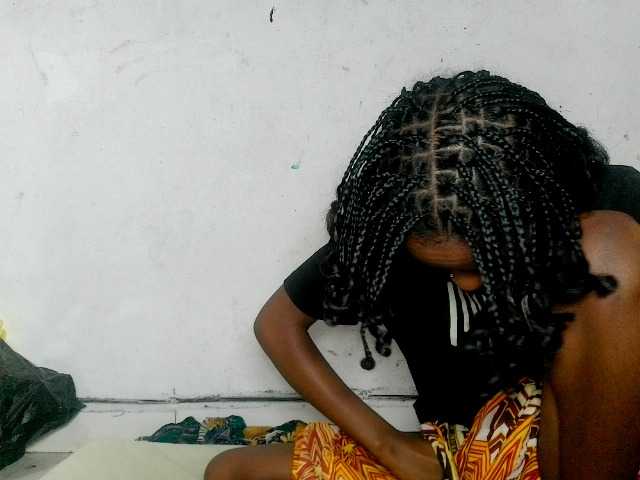 Claudiaah live cam on BongaCams