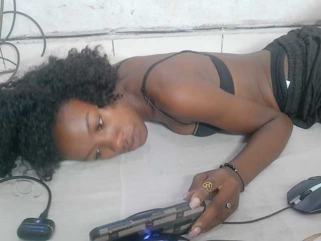 Claudiaah live cam on BongaCams