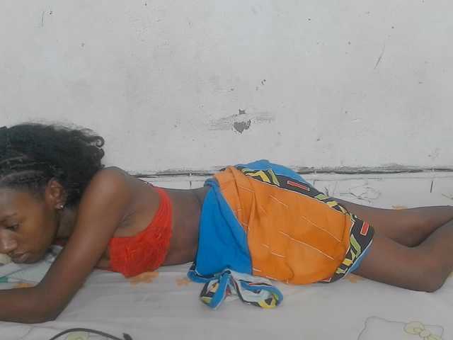 Claudiaah live cam on BongaCams