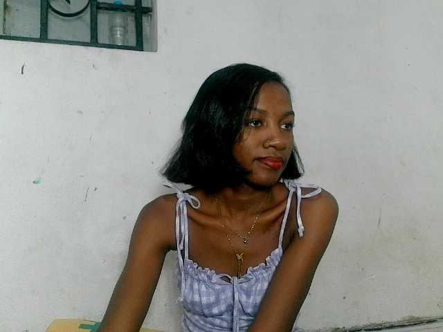 Claudiaah live cam on BongaCams