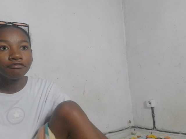 Claudiaah, en directo ahora en BongaCams
