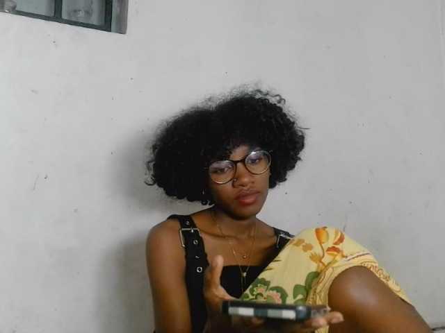 Claudiaah live cam on BongaCams