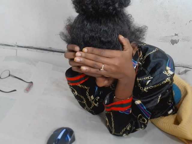 Claudiaah live cam on BongaCams