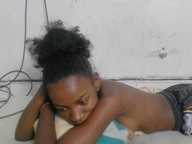Claudiaah live cam on BongaCams