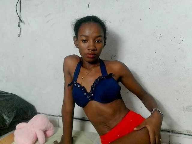 Claudiaah live webcam show