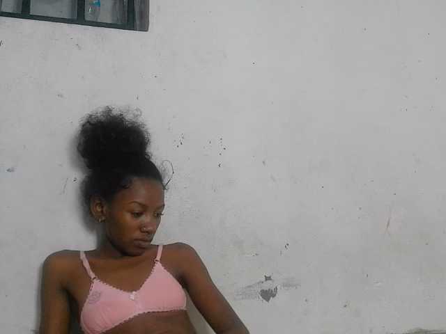 Claudiaah live cam on BongaCams