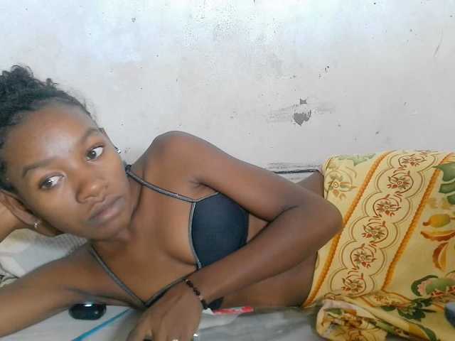 Claudiaah live cam on BongaCams