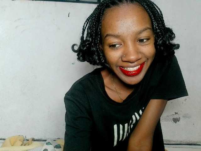 Claudiaah live cam on BongaCams