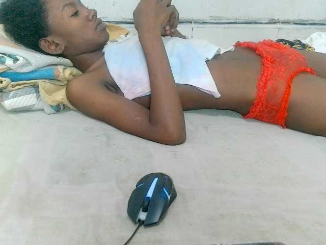Claudiaah live cam on BongaCams