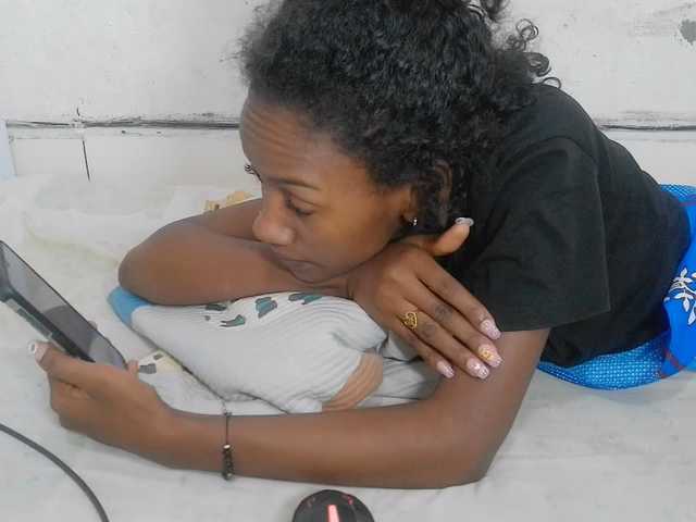 Claudiaah live cam preview