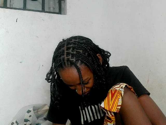 Claudiaah live cam on BongaCams