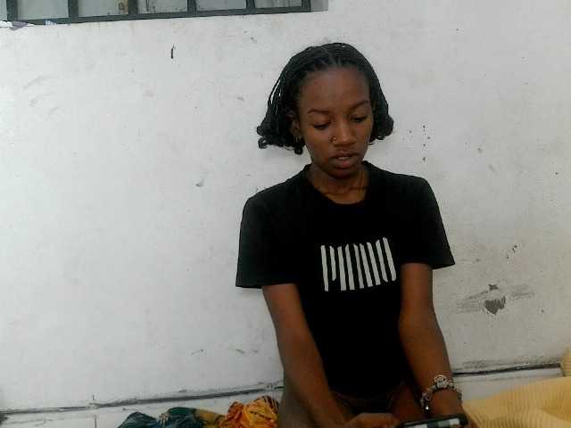 Claudiaah live cam
