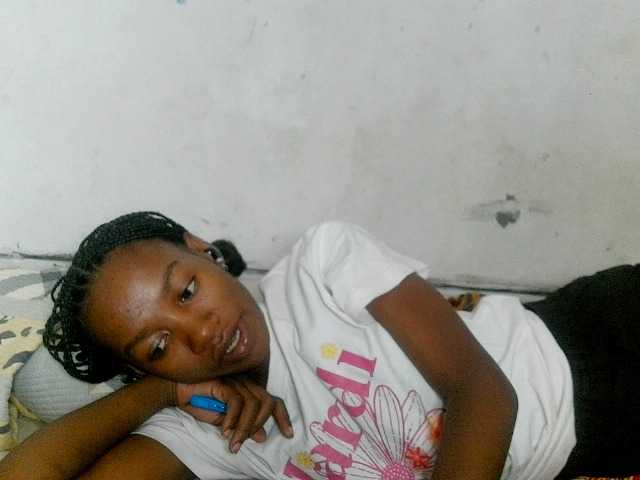 Claudiaah live cam on BongaCams