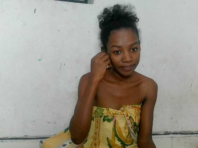 Claudiaah live cam on BongaCams