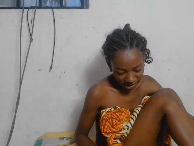 Claudiaah live cam on BongaCams