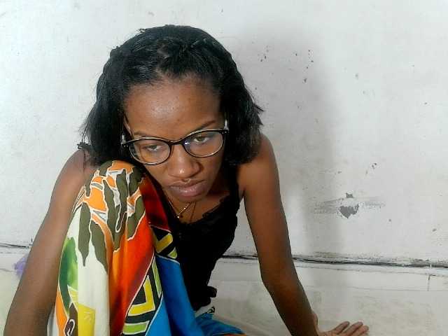 Claudiaah live cam on BongaCams