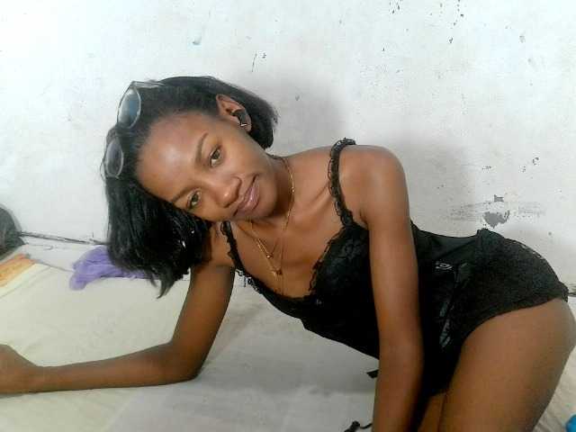 Claudiaah live cam on BongaCams