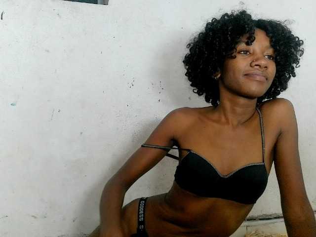 Claudiaah live cam on BongaCams