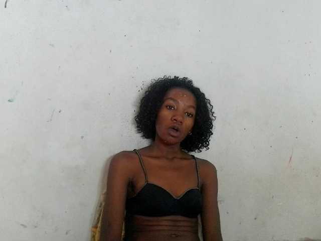 Claudiaah live cam on BongaCams