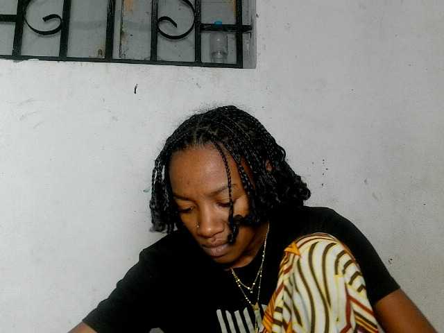 Claudiaah live cam on BongaCams
