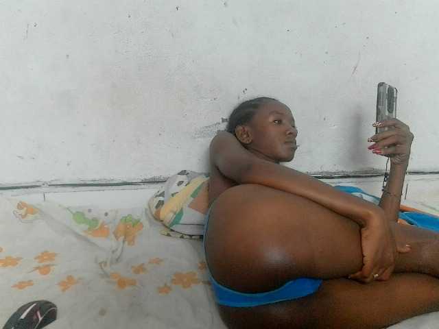 Claudiaah live cam on BongaCams