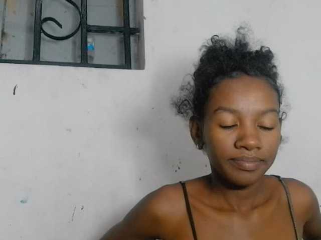 Claudiaah live cam on BongaCams