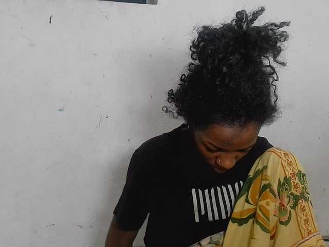 Claudiaah live cam preview