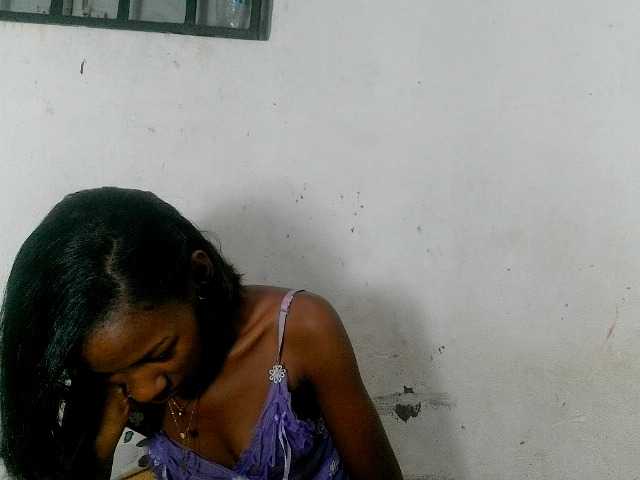 Claudiaah live cam on BongaCams