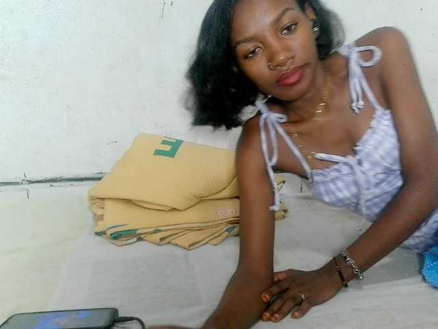 Claudiaah live cam on BongaCams