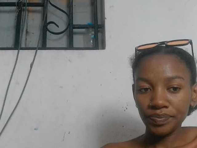 Claudiaah live cam on BongaCams