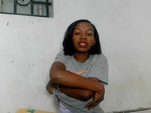 Claudiaah live cam on BongaCams