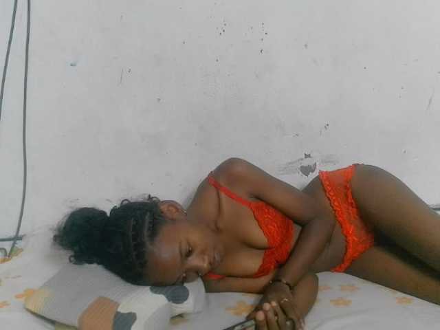 Claudiaah live cam preview