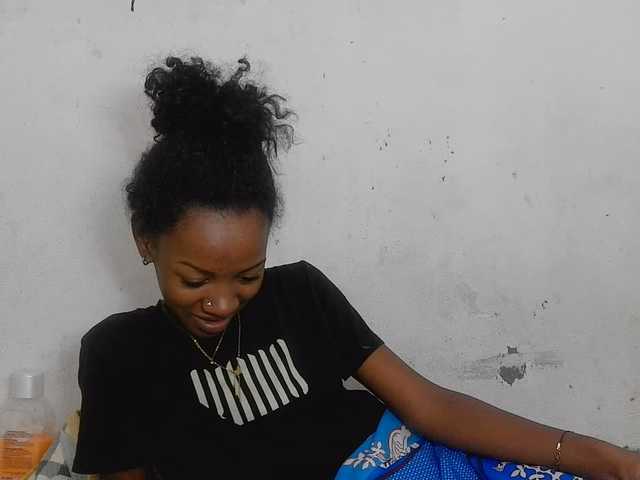 Claudiaah live cam on BongaCams