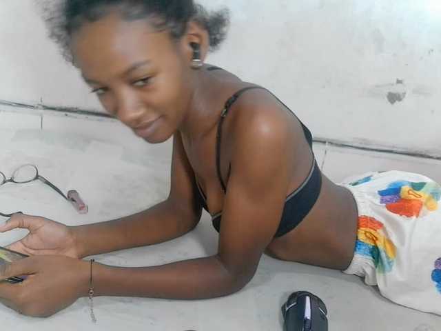 Claudiaah live cam on BongaCams