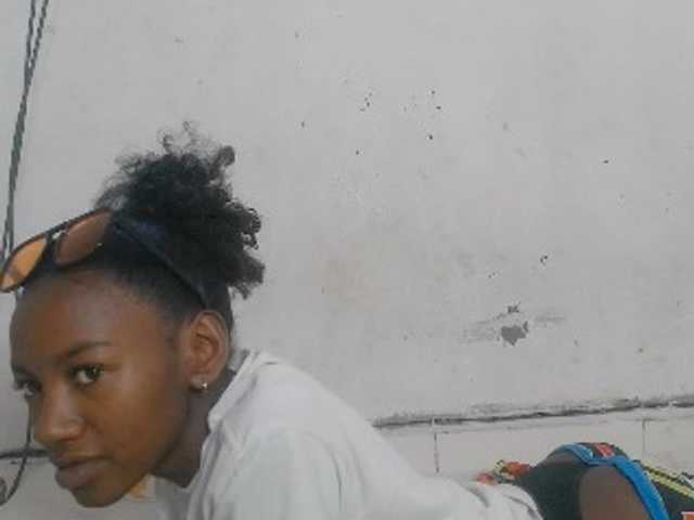 Claudiaah live cam on BongaCams