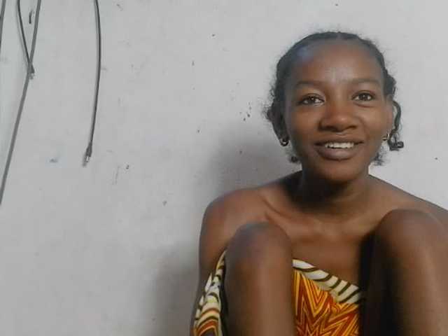 Claudiaah live cam on BongaCams