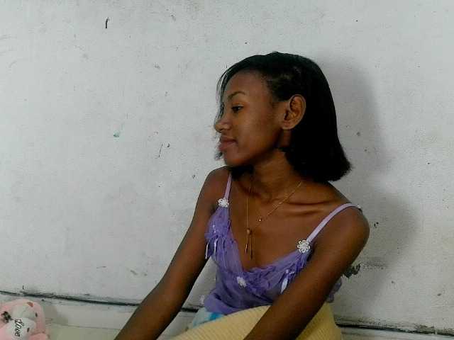 Claudiaah live cam on BongaCams