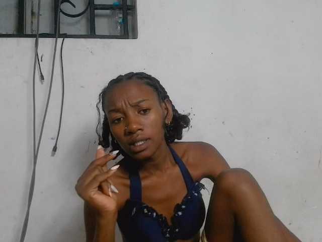 Claudiaah live cam on BongaCams