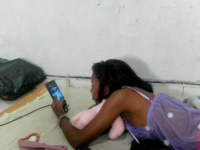 Claudiaah live cam on BongaCams