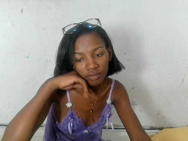 Claudiaah live cam on BongaCams