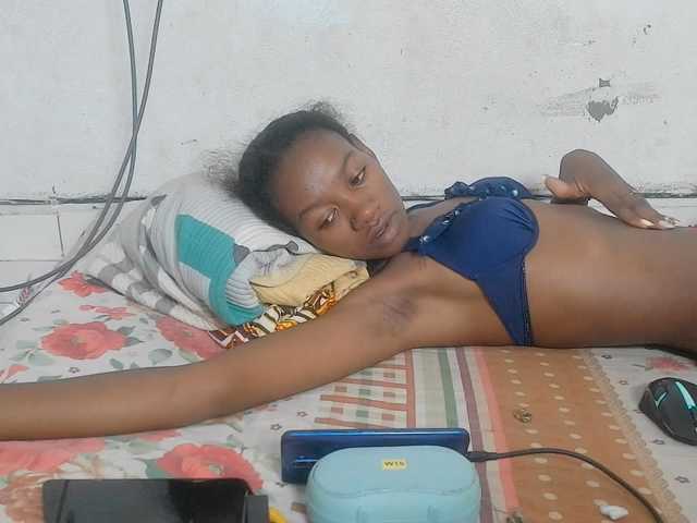 Claudiaah live cam on BongaCams