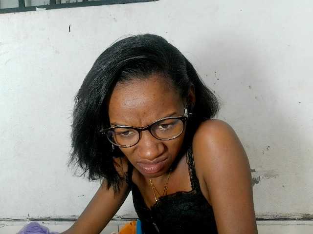 Claudiaah live cam on BongaCams