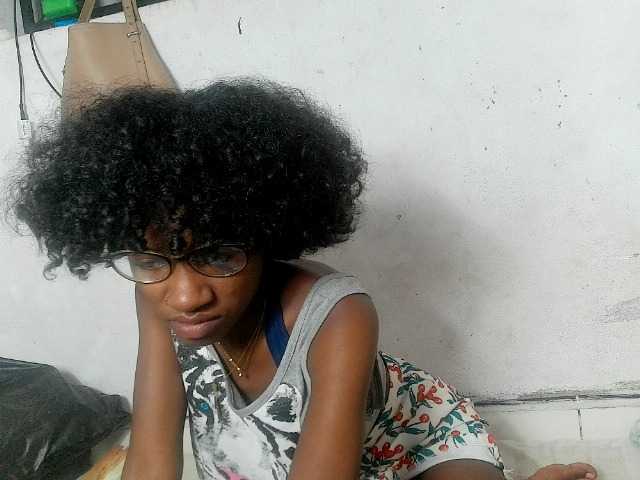 Claudiaah live cam on BongaCams
