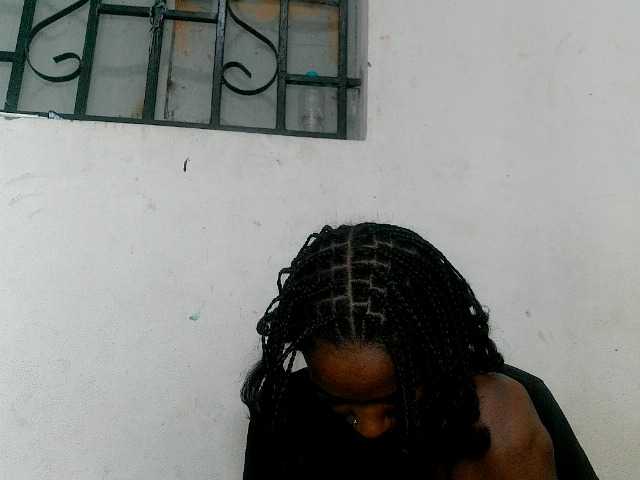 Claudiaah live cam on BongaCams