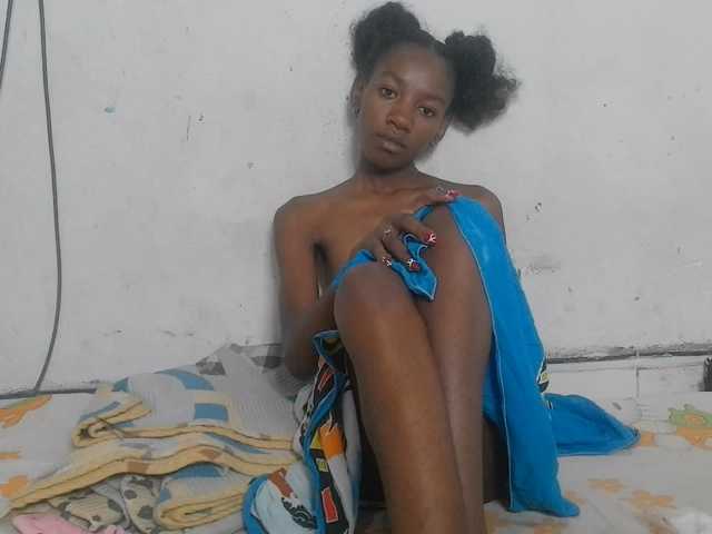 Claudiaah live cam on BongaCams