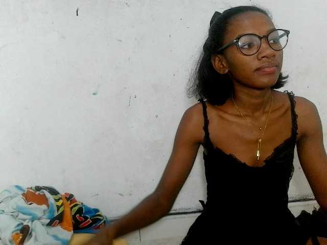 Claudiaah live cam on BongaCams