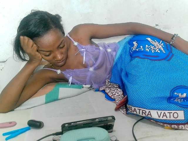 Claudiaah live cam on BongaCams