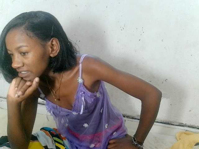Claudiaah live webcam show