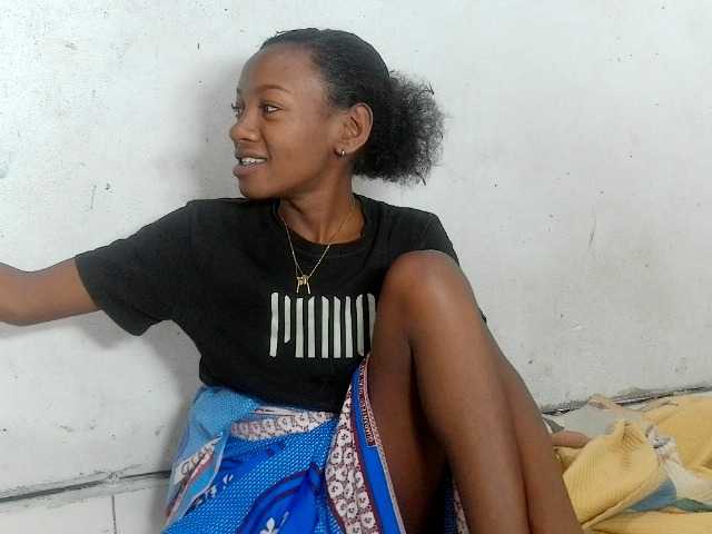 Claudiaah live cam on BongaCams