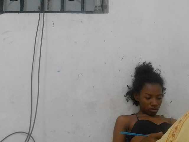 Claudiaah live cam preview